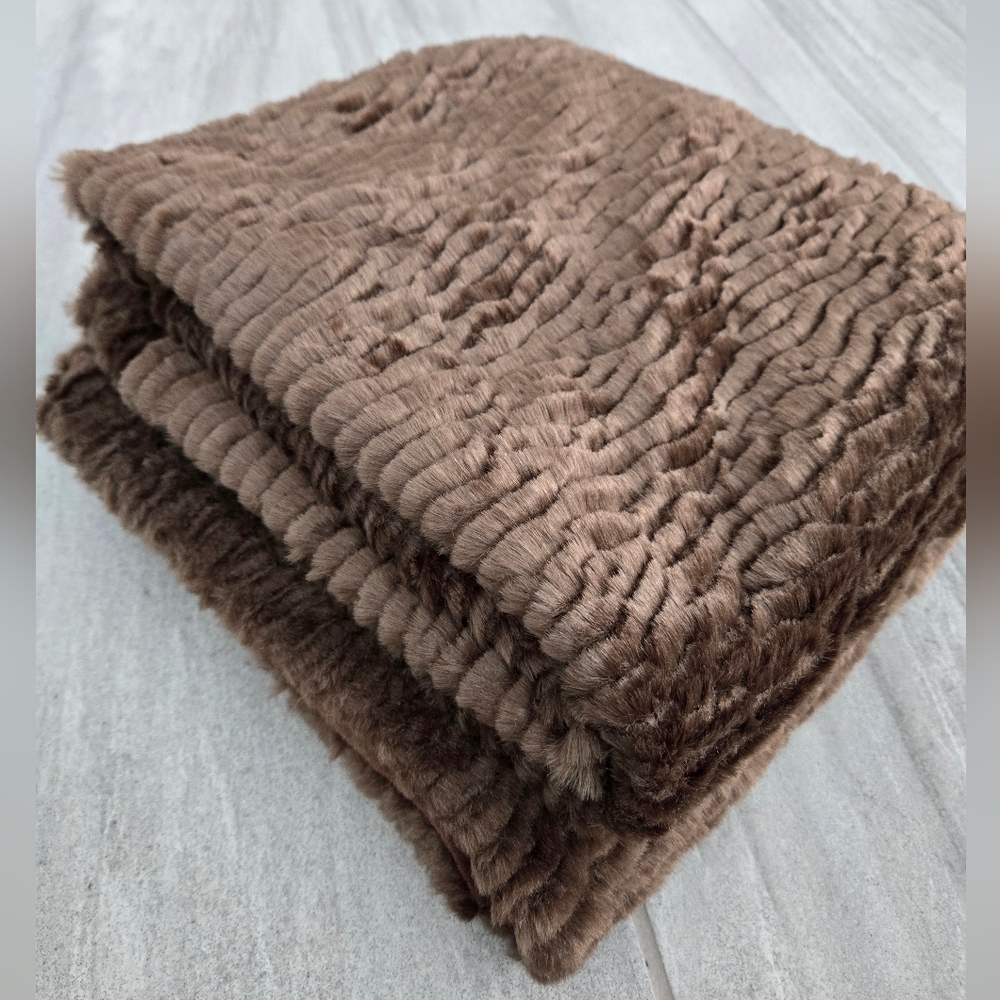 Pier 1 One Faux Fur Mink Brown Reversible Throw Blanket 48"x58"